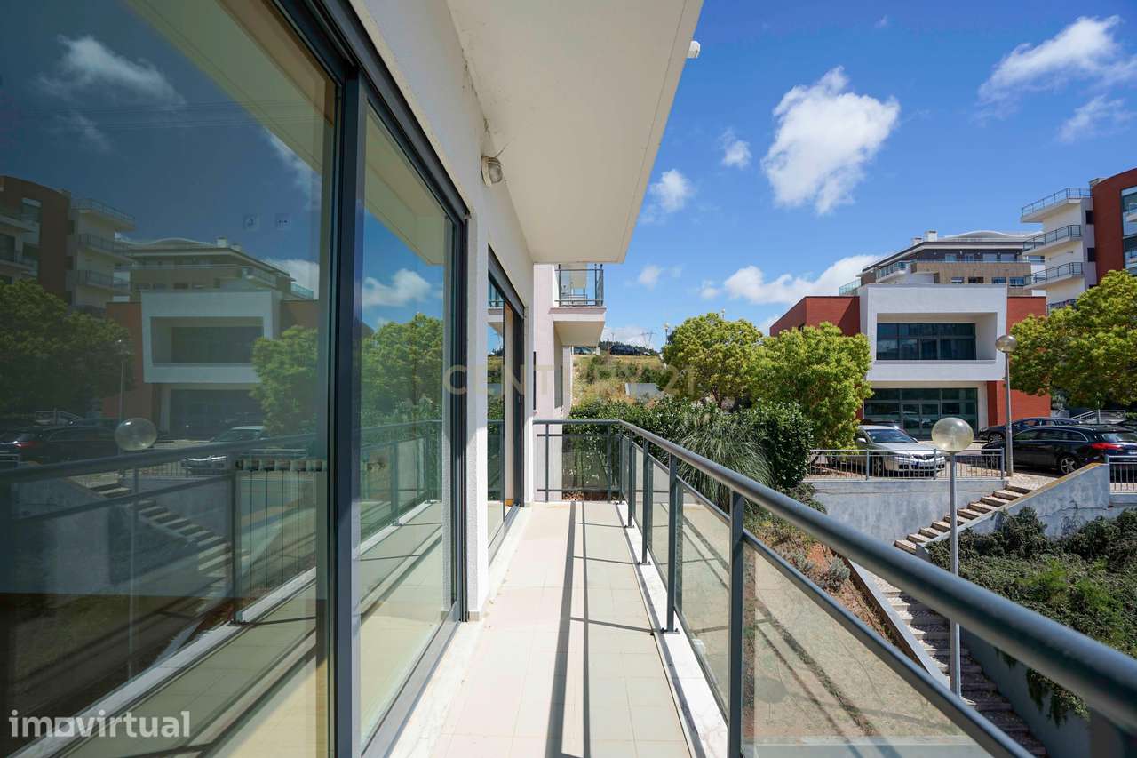 Apartamento T3 com Varandas na Urbanização Encosta do Moinho - Grande imagem: 2/34