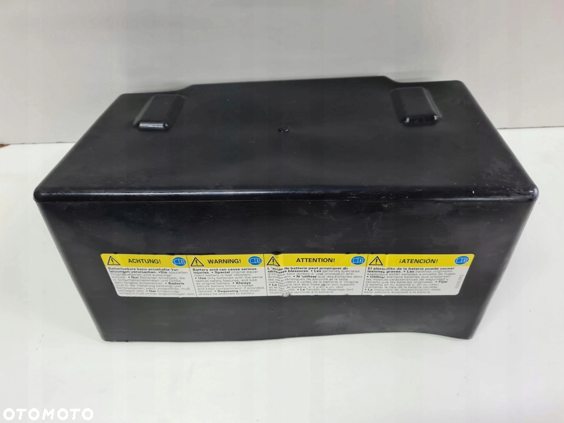 VW T5 LIFT osłona obudowa akumulatora WEBASTO 7E0915430B - 1