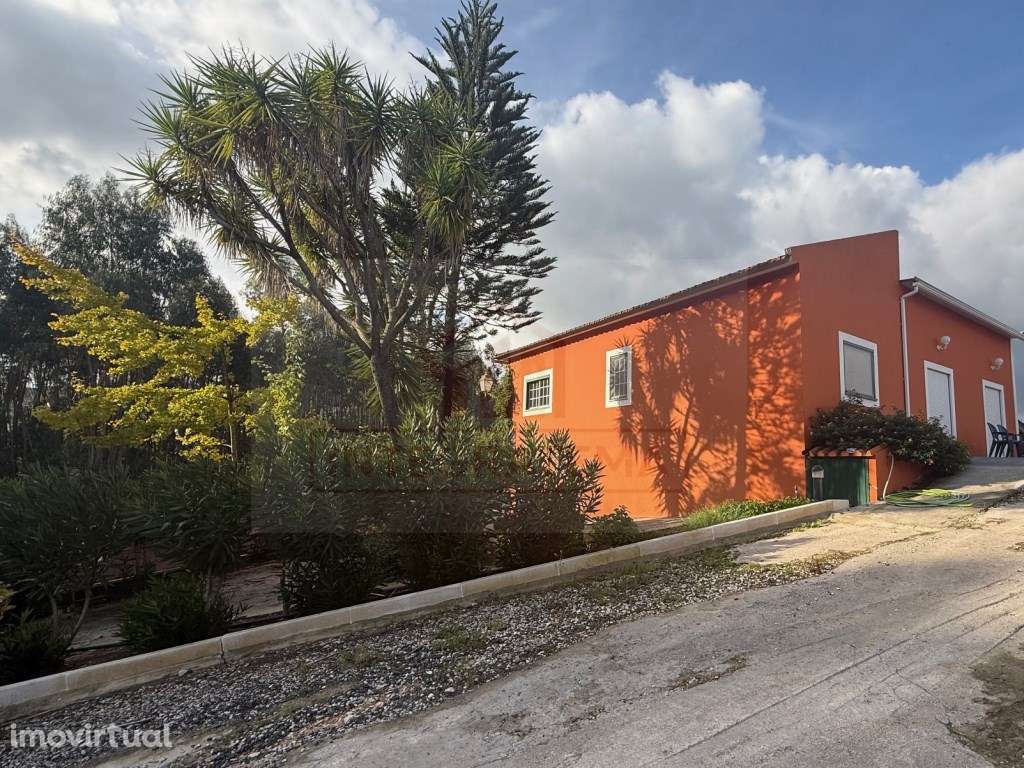 Quintinha com habitação, armazéns e terreno - Rio Maior - Grande imagem: 5/38