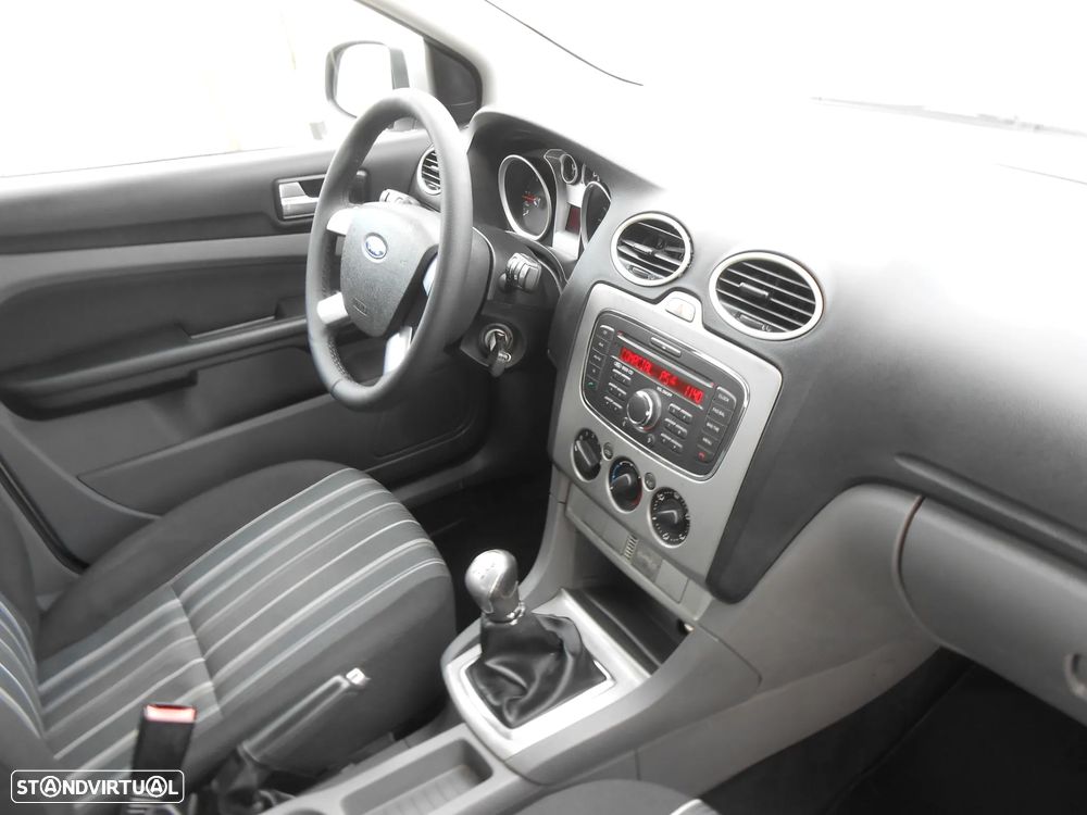 Ford Focus 1.6 TDCi ECOnetic - 24