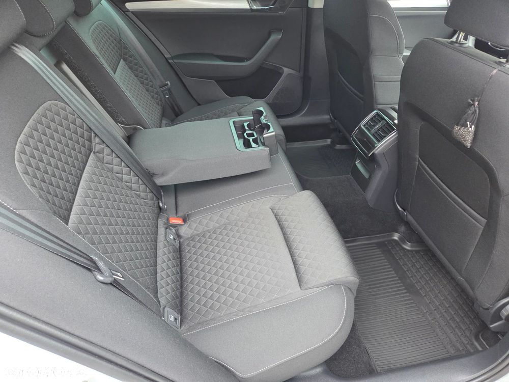 Skoda Superb 2.0 TDI SCR Style DSG - 19