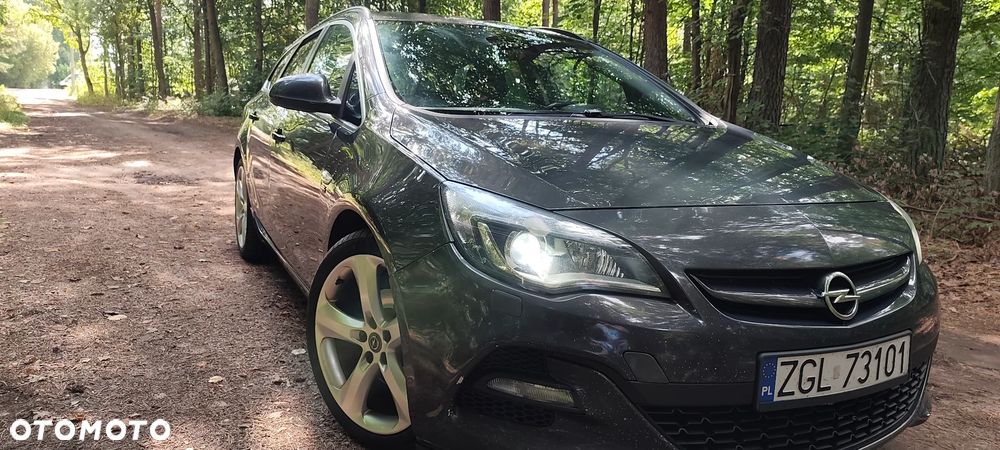 Opel Astra 2.0 CDTI Cosmo - 24