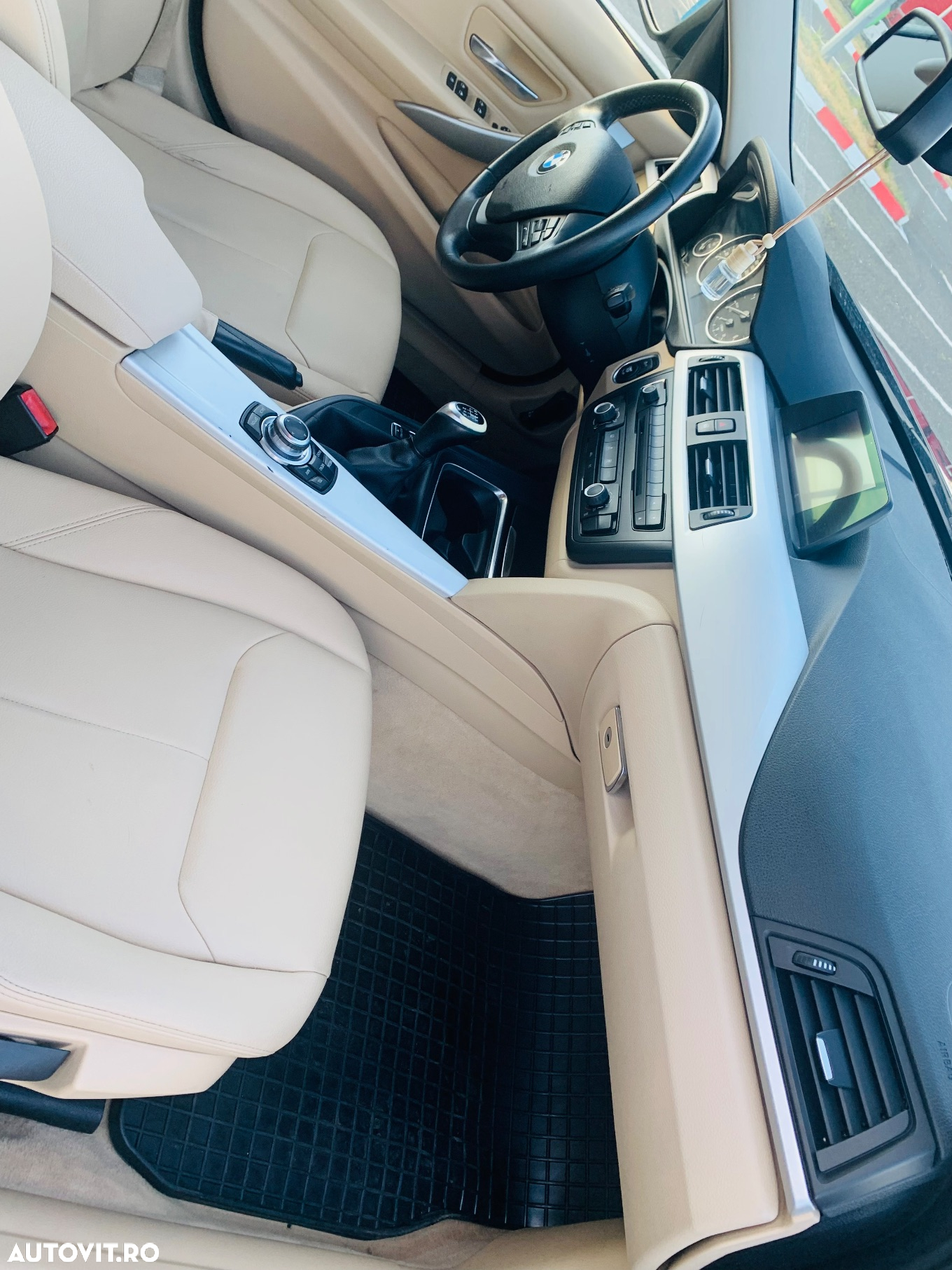 BMW Seria 3 320d DPF Touring Edition Fleet - 23