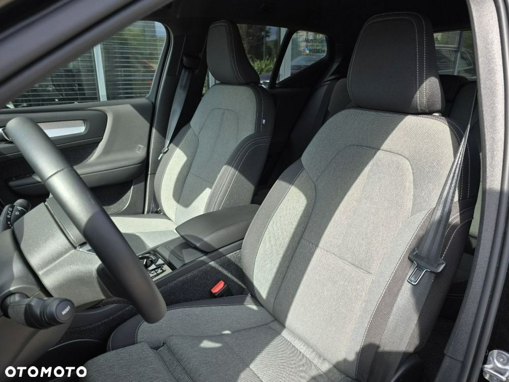 Volvo XC 40 B4 Plus Dark - 6
