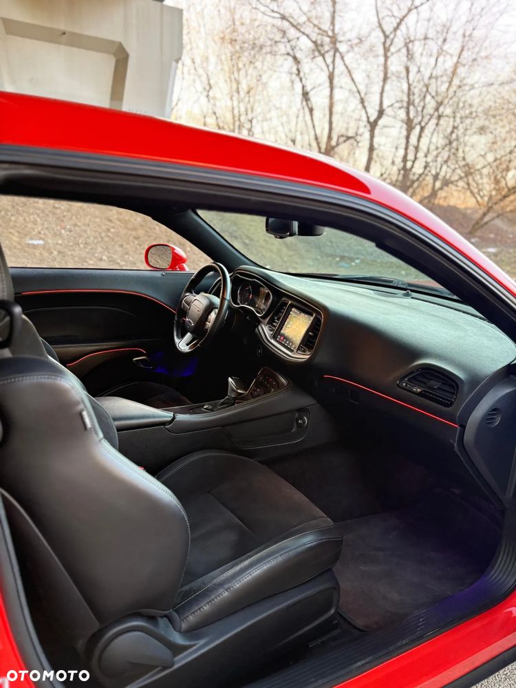 Dodge Challenger 6.4 Scat Pack - 14