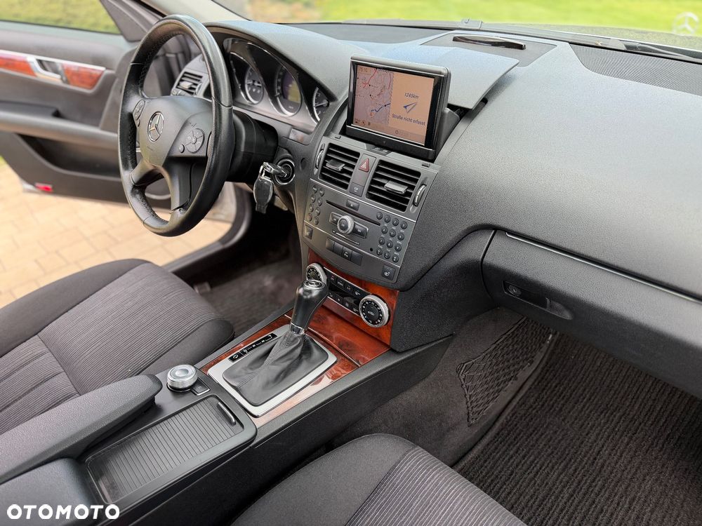 Mercedes-Benz Klasa C 180 Kompressor Automatik Avantgarde - 34