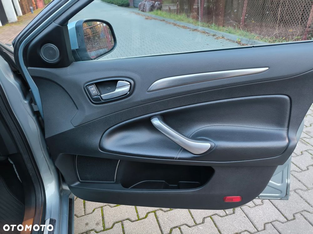 Ford Mondeo - 22