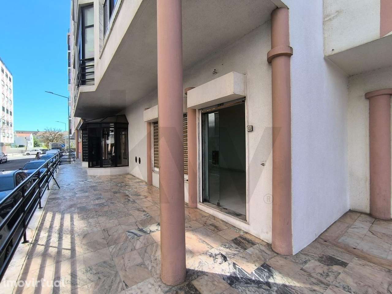 Loja/Escritório para arrendamento em Casal de Cambra - Grande imagem: 4/27