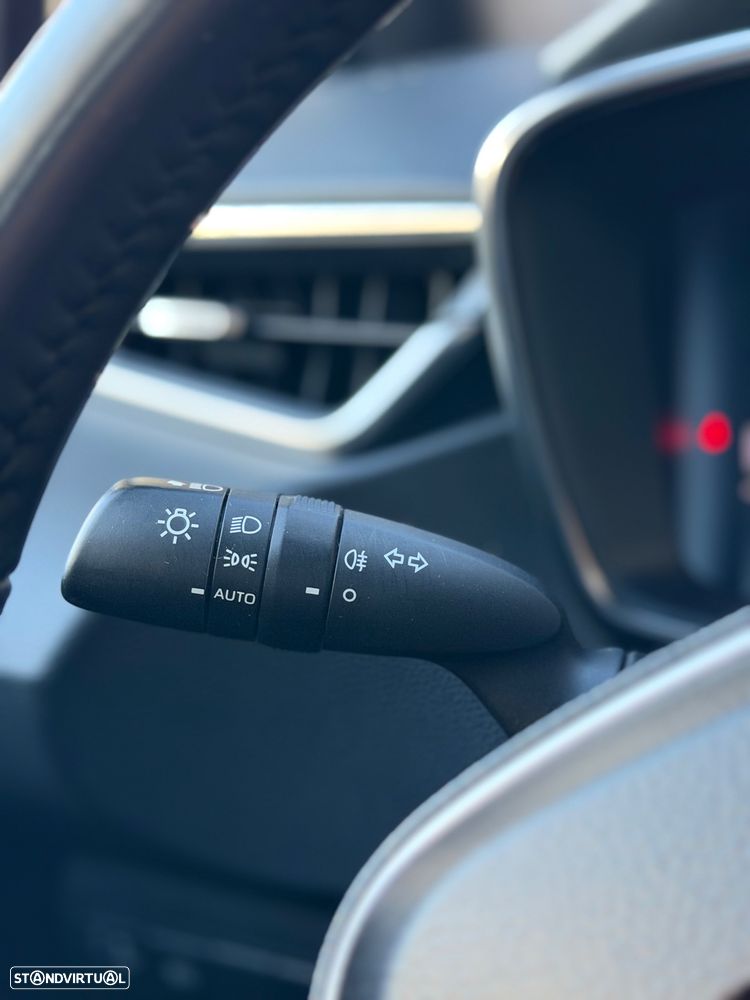 Toyota Corolla 1.8 Hybrid Comfort - 28