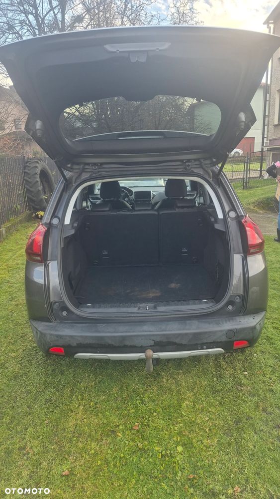 Peugeot 2008 1.2 Pure Tech GPF Signature S&S - 8