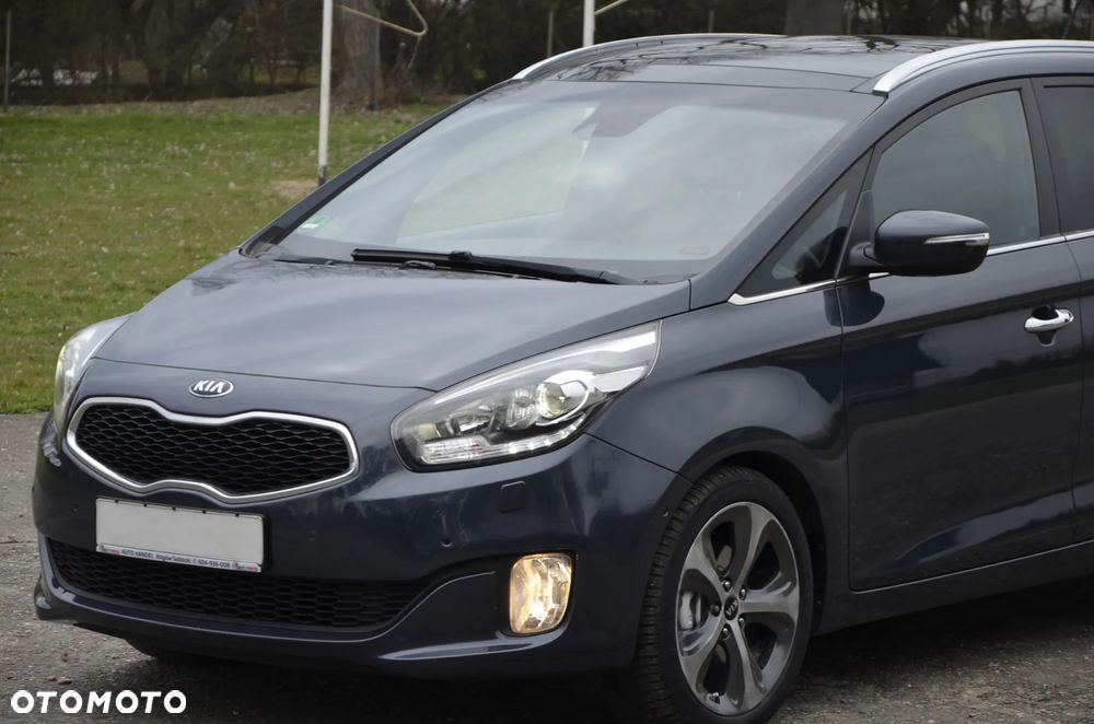 Kia Carens - 10