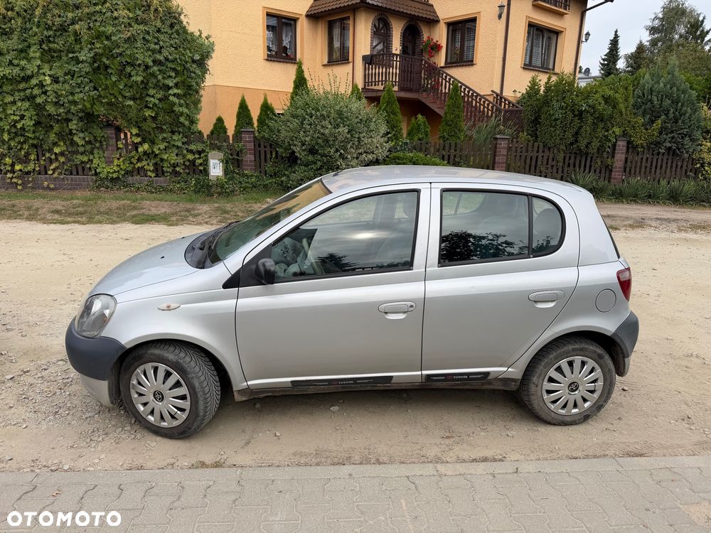 Toyota Yaris 1.0 Base - 3