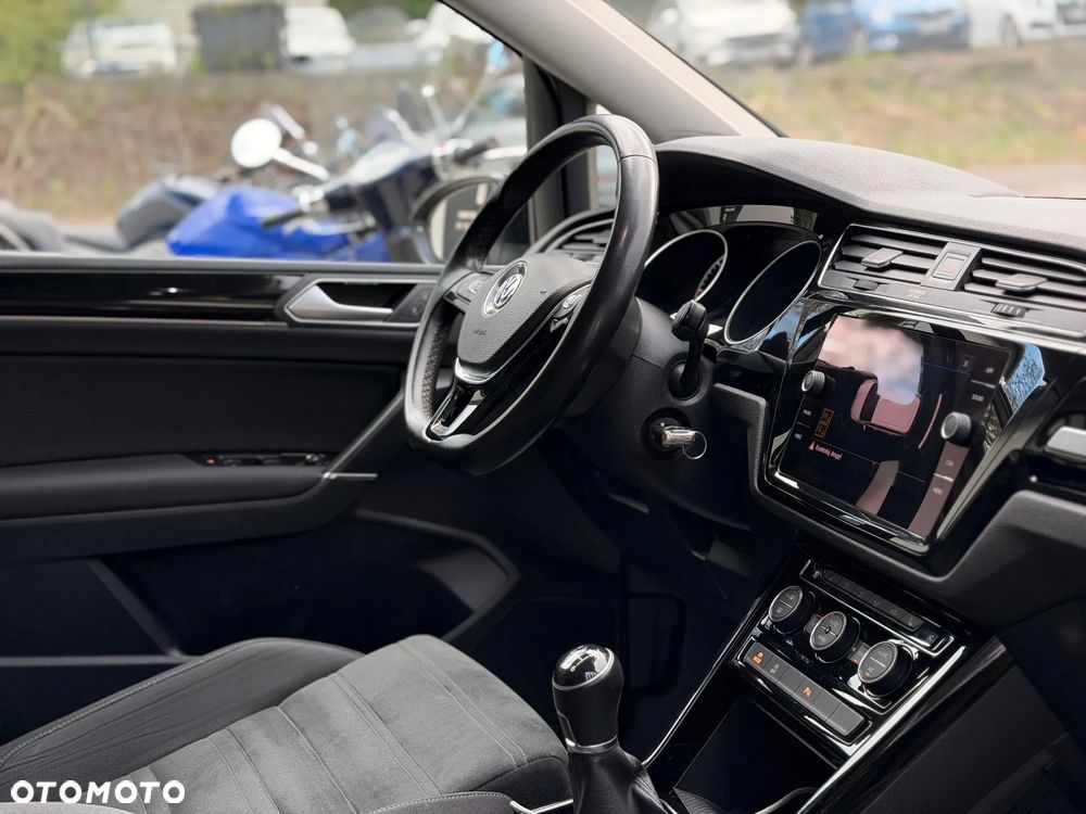 Volkswagen Touran 2.0 TDI BMT Highline - 11