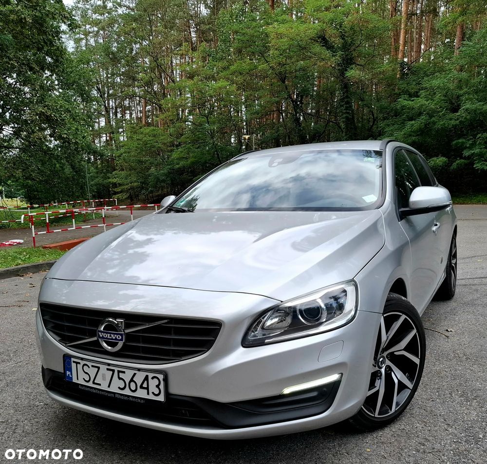 Volvo V60 D4 Momentum - 15