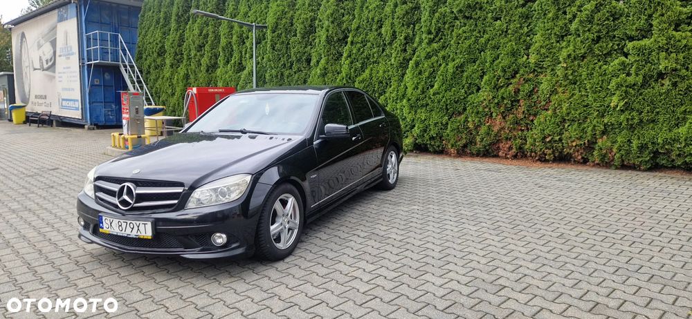 Mercedes-Benz Klasa C 180 CGI BlueEFFICIENCY Avantgarde - 7