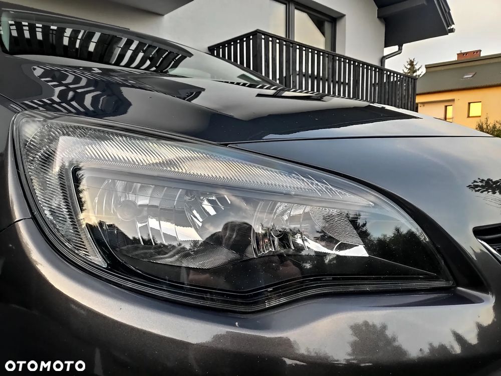 Opel Astra 1.4 T Essentia - 22