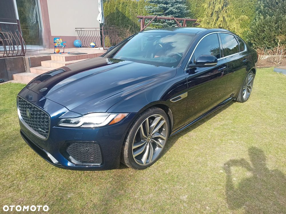 Jaguar XF P250 R-Dynamic SE - 24