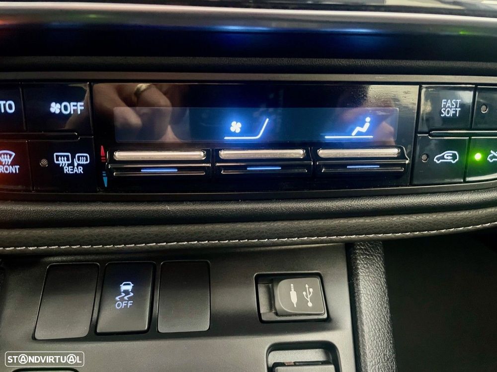 Toyota Auris 1.8 HSD Comfort +P.Sport+Navi - 21