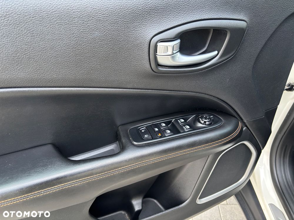 Jeep Compass 1.6 MultiJet Limited - 16