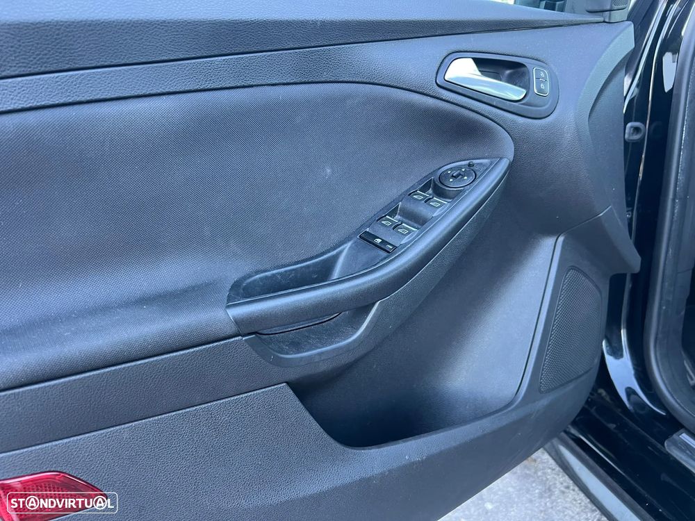 Ford Focus 1.5 TDCi EcoBlue ST-Line - 13