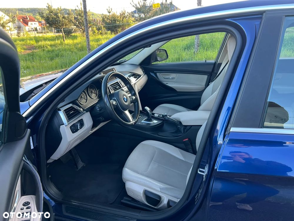 BMW Seria 3 320i Advantage - 16