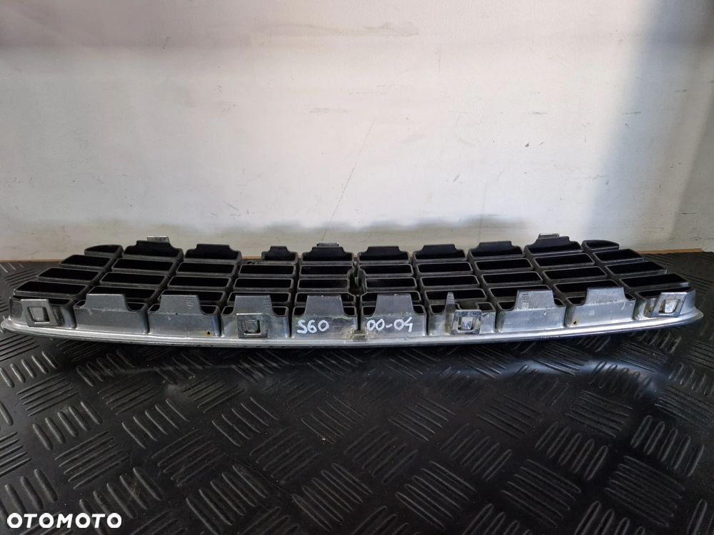 VOLVO S60  GRILL ATRAPA CHŁODNICY 00-04 - 5