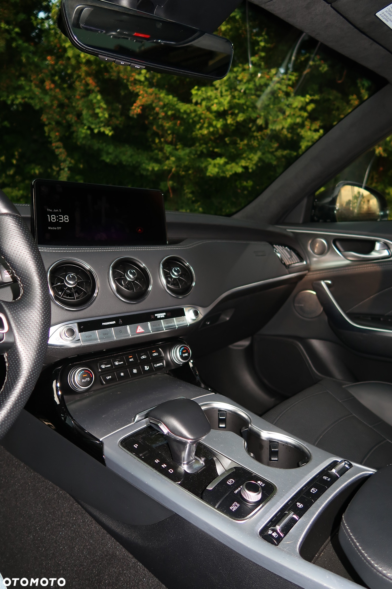 Kia Stinger - 10