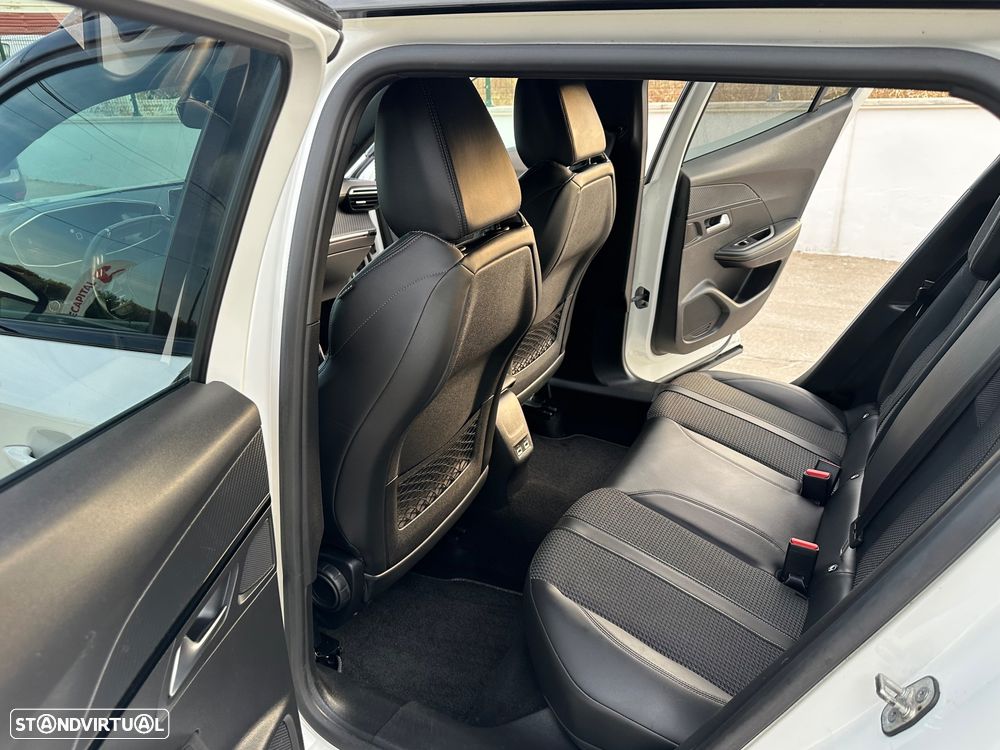 Peugeot 2008 1.2 PureTech GT Line - 28
