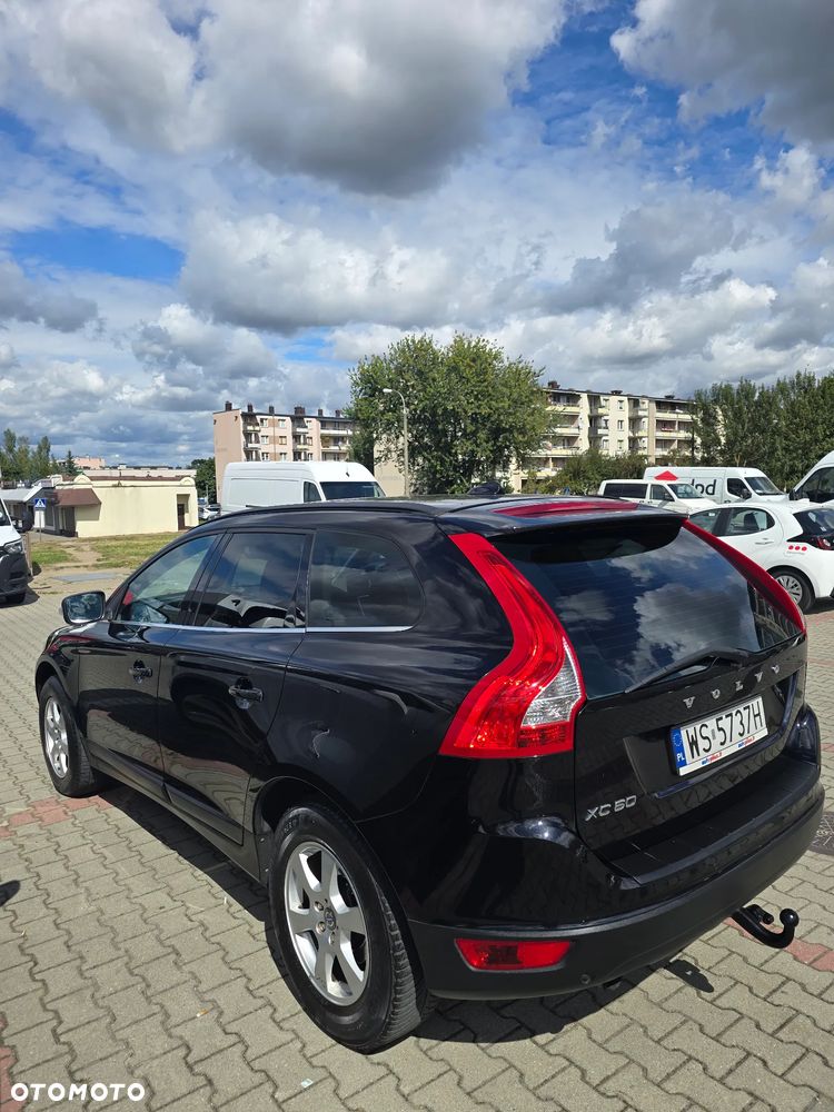 Volvo XC 60 D3 Momentum - 4