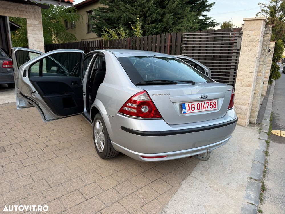 Ford Mondeo 2.0 TDCI DPF Ghia - 9