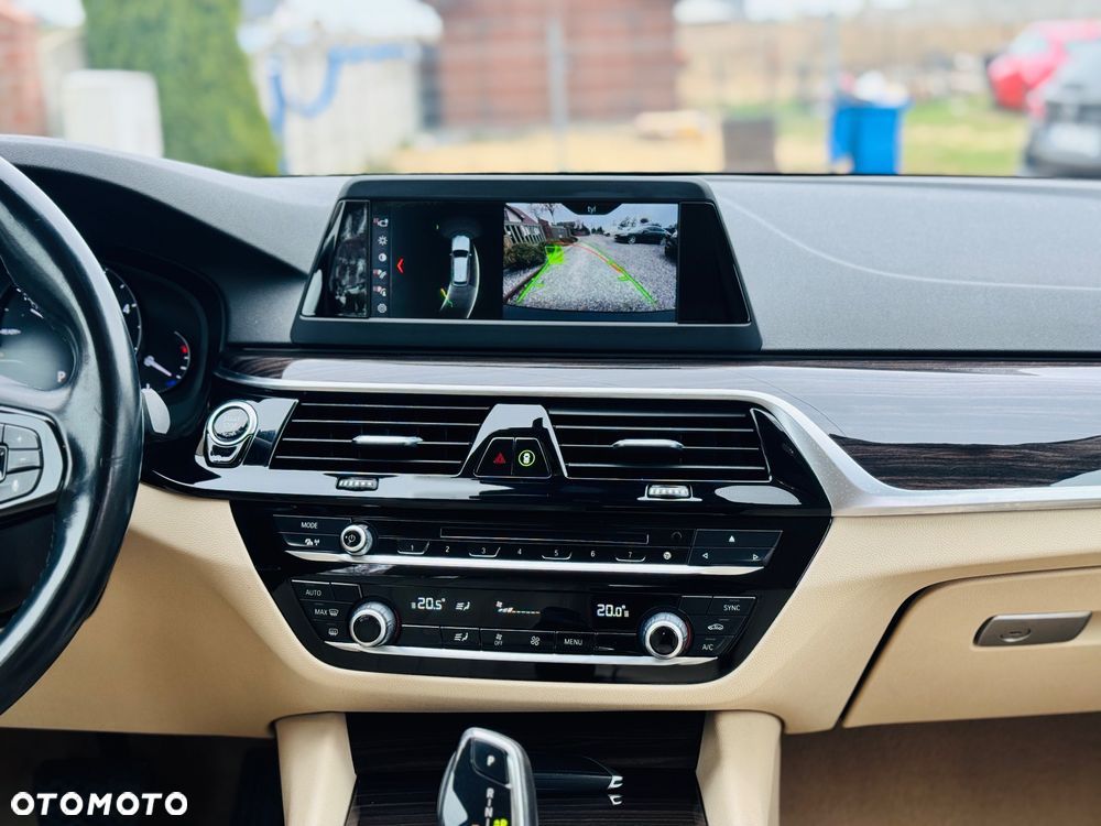 BMW Seria 5 520d Luxury Line sport - 17