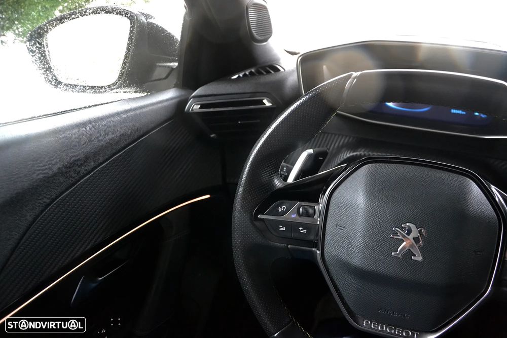 Peugeot 2008 1.2 PureTech GT EAT8 - 27