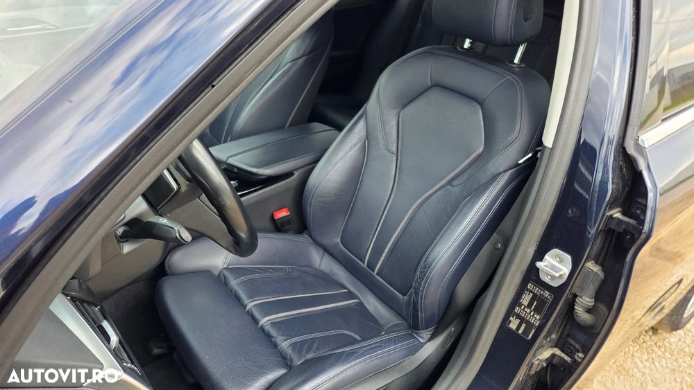 BMW Seria 5 520d Aut. Sport Line - 11