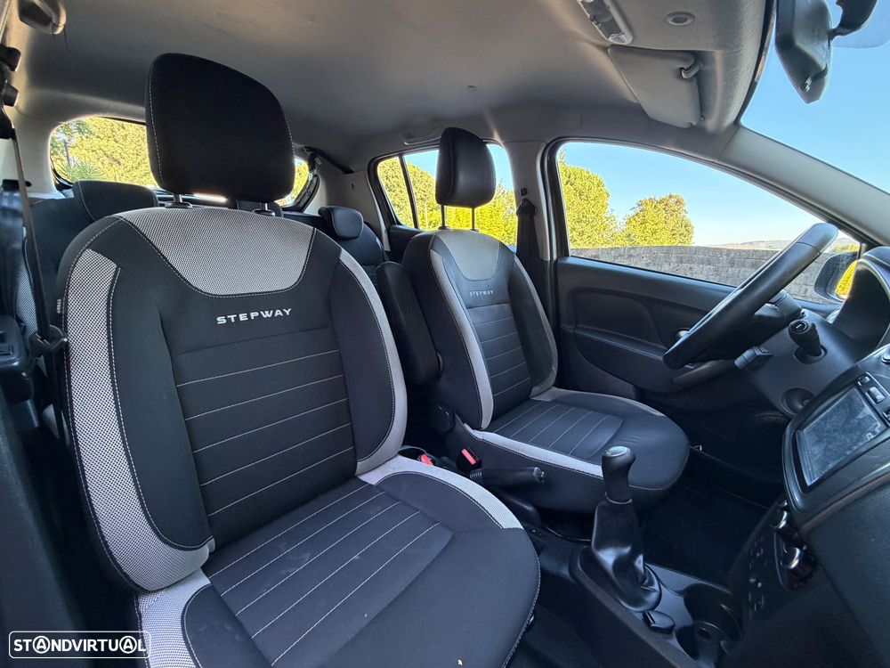 Dacia Sandero Stepway TCe 100 Prestige - 11