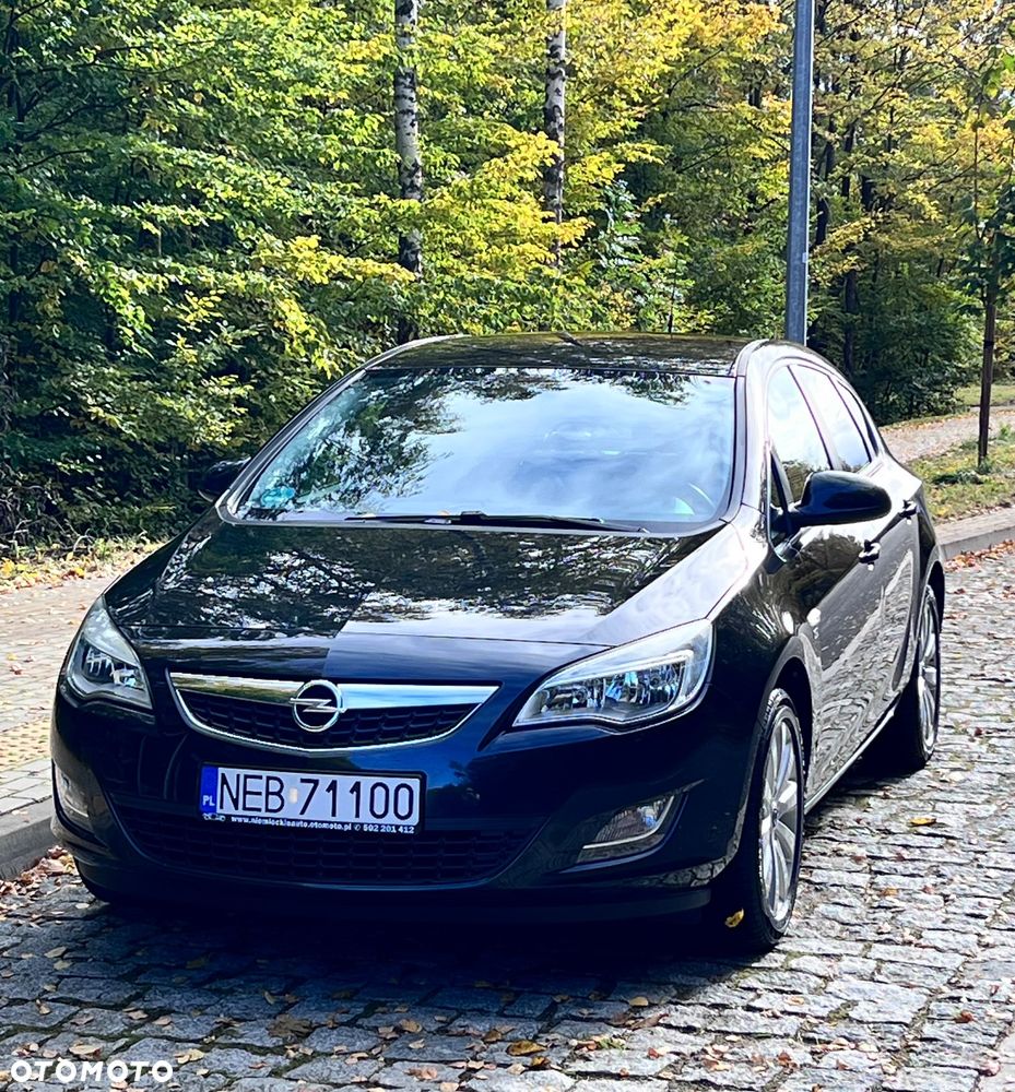 Opel Astra 2012 photo 3