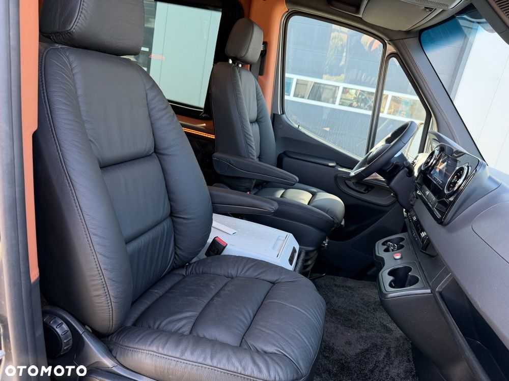 Mercedes-Benz Sprinter - 12