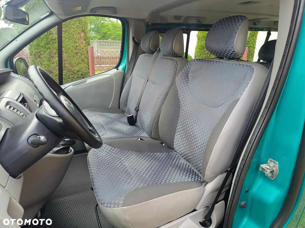 Renault Trafic Grand Passenger Black Edition - 17