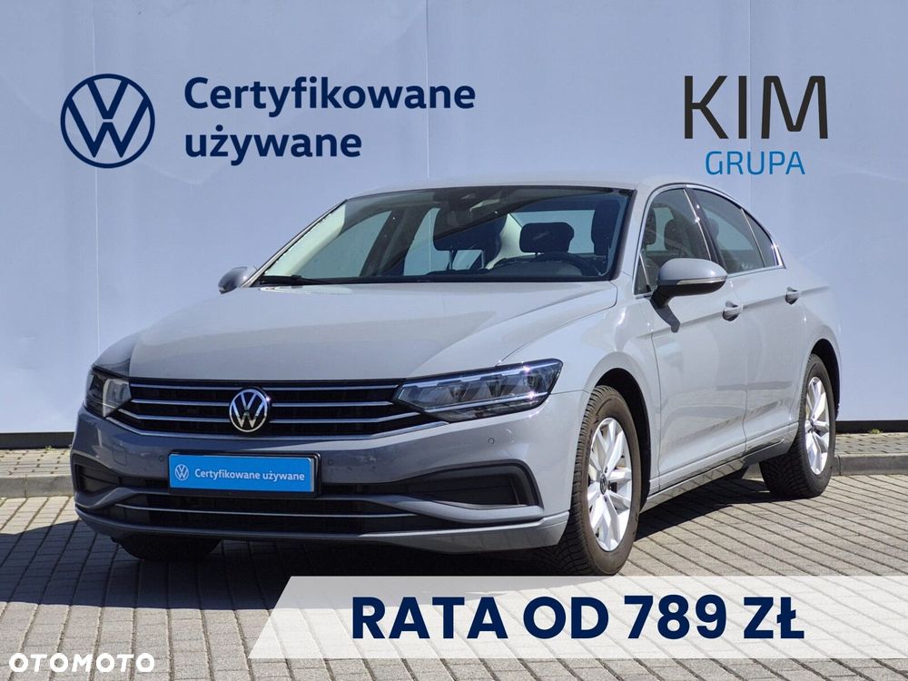 Volkswagen Passat - 1