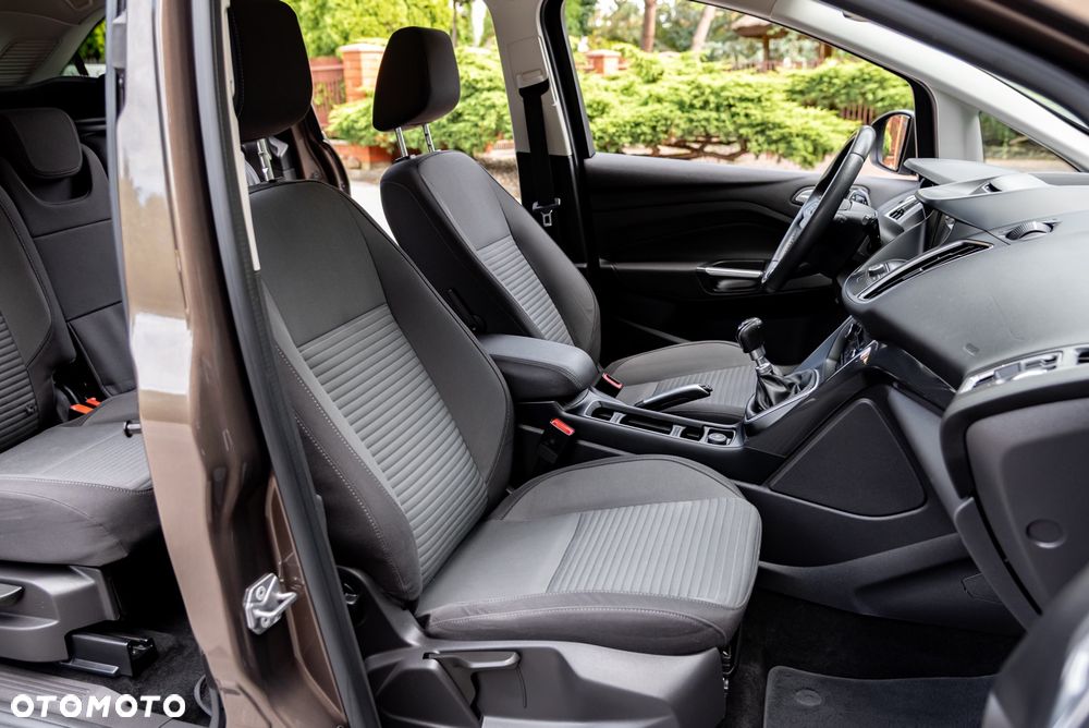 Ford Grand C-MAX - 24