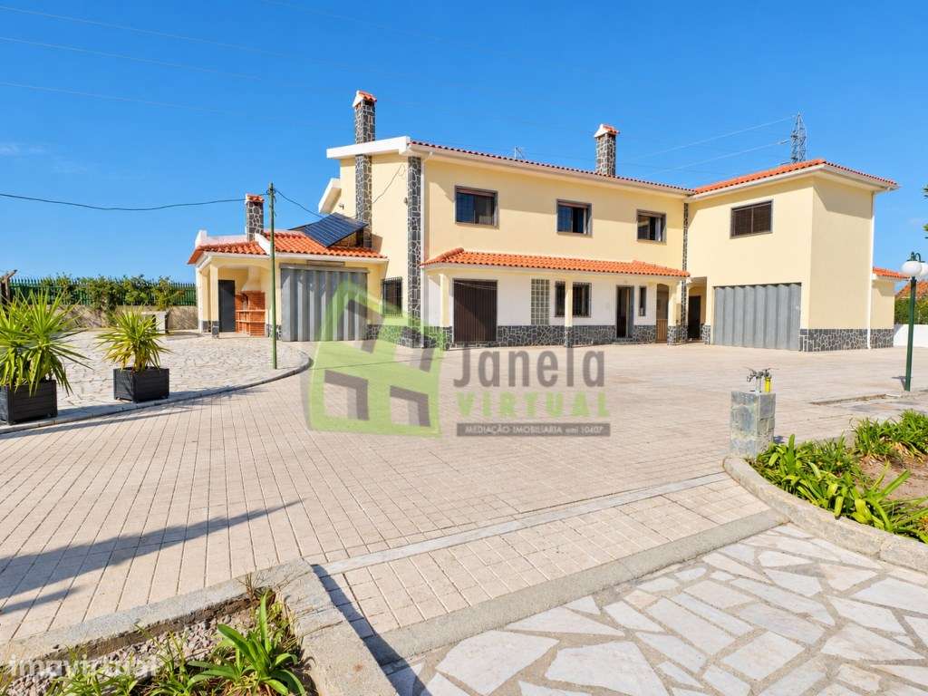 Quintinha T4 com Piscina, Jardim e Garagens | Quinta do Conde - Grande imagem: 4/36