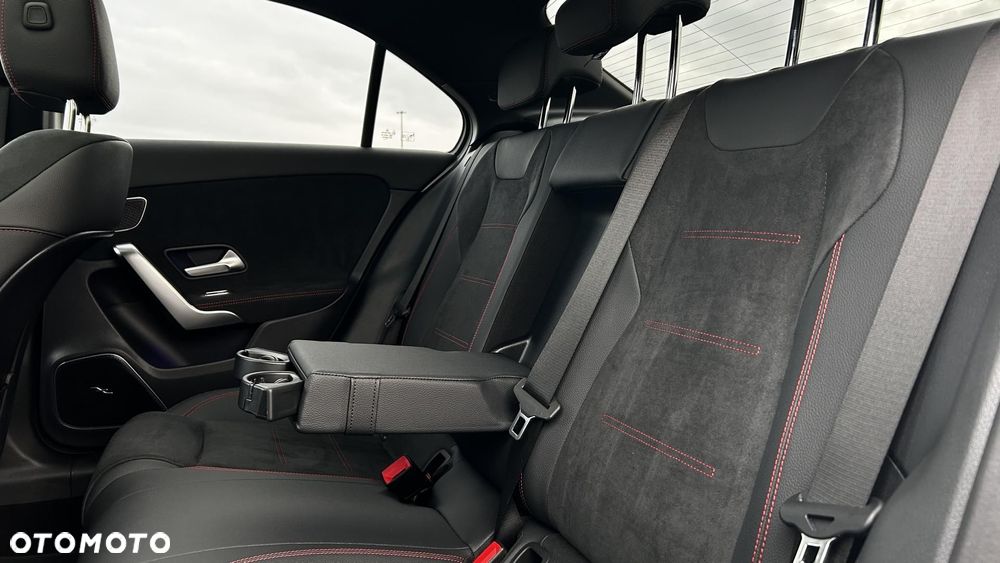 Mercedes-Benz Klasa A 200 AMG Line 7G-DCT - 27