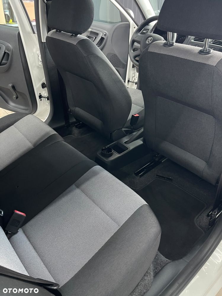 Skoda Fabia 1.2 HTP Ambition - 30