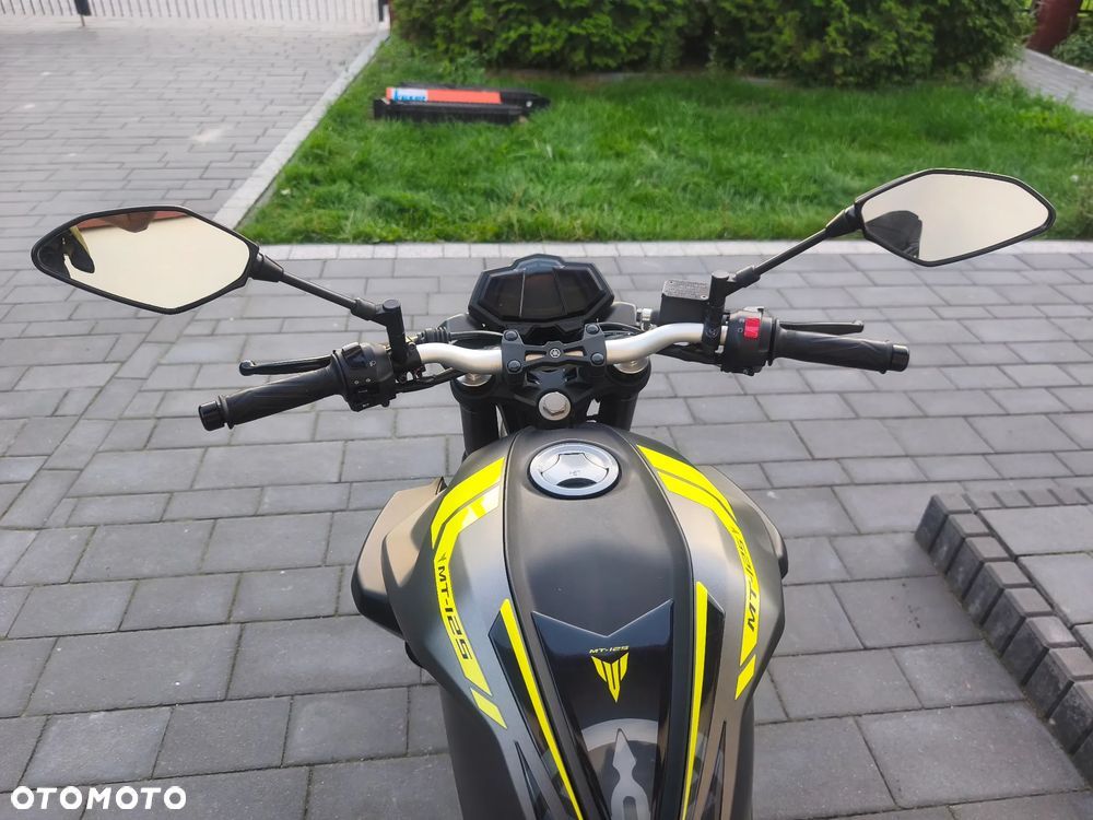 Yamaha MT - 24