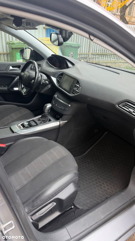 Peugeot 308 BlueHDi 130 EAT6 Stop & Start Active Business-Paket - 16