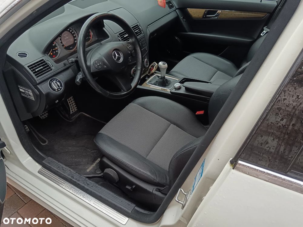 Mercedes-Benz Klasa C 200 Kompressor Special Edition - 11