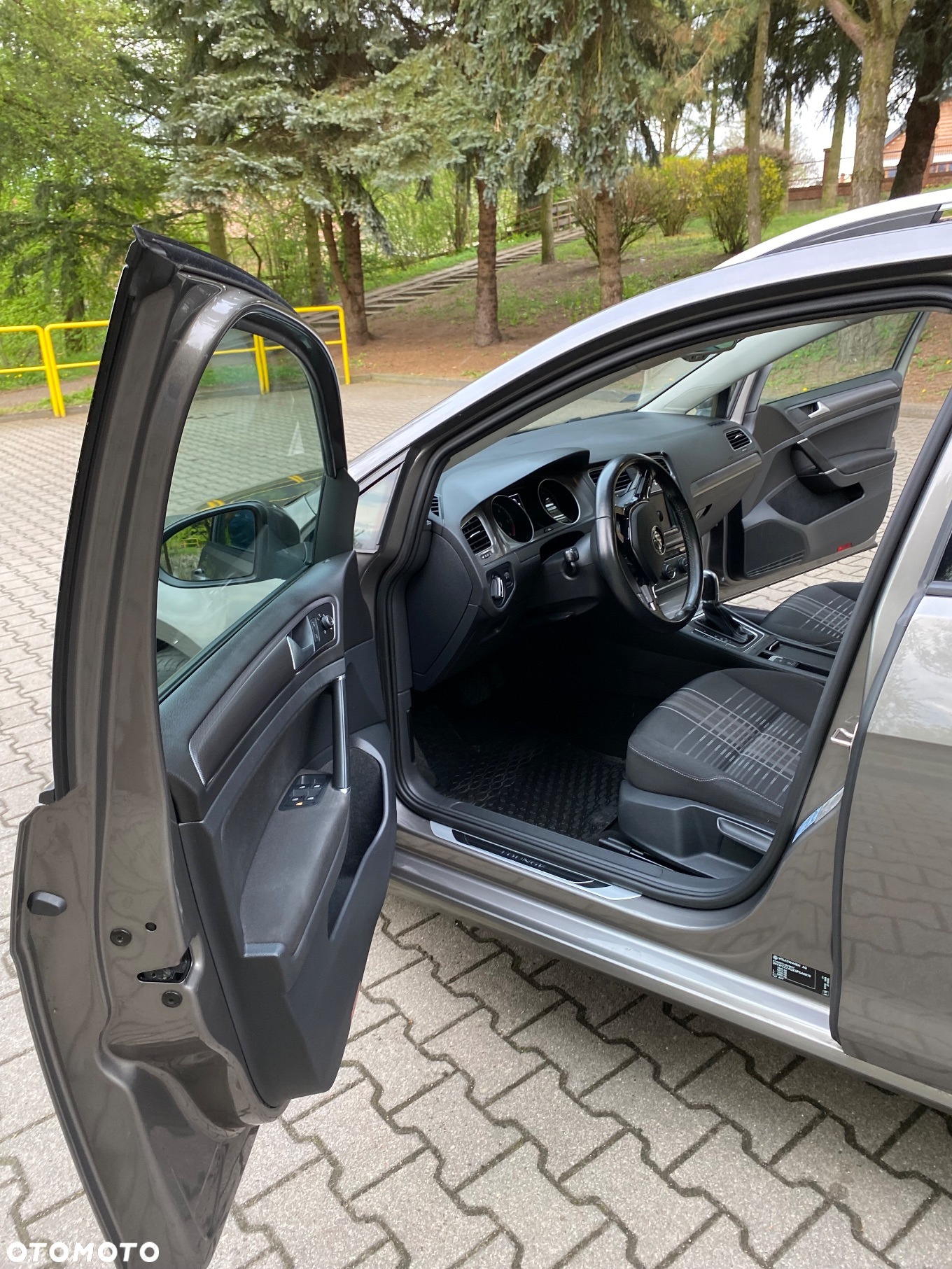 Volkswagen Golf 1.6 TDI BlueMotion Technology DSG Lounge - 37