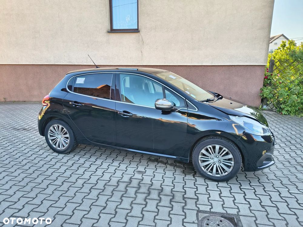 Peugeot 208 - 4