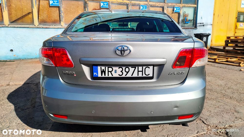 Toyota Avensis 1.6 Sol - 21