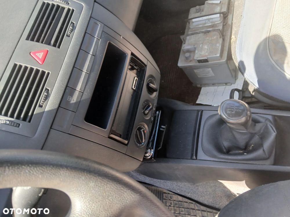 skoda fabia I LF7T  fotel fotele kanapa deska kokpit podsufitka boczek boczki klamka podłokietnik - 5