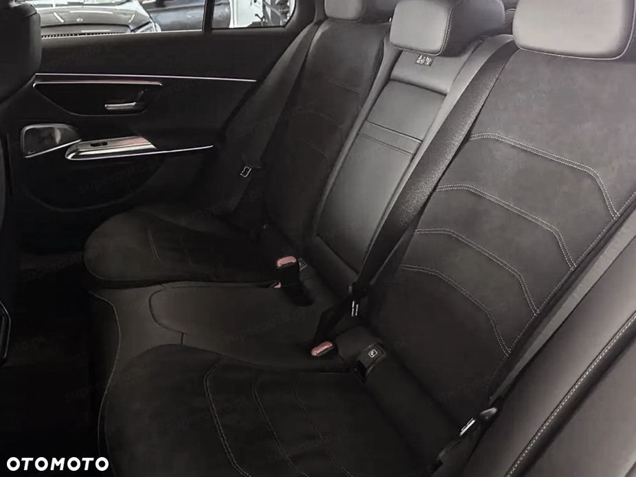 Mercedes-Benz Klasa E 200 mHEV 4-Matic AMG 9G-Tronic - 16